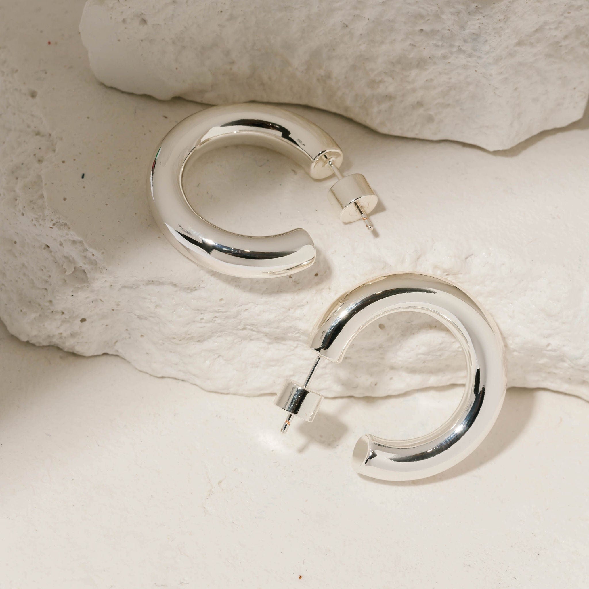 Small silver hoop earrings canada clearance